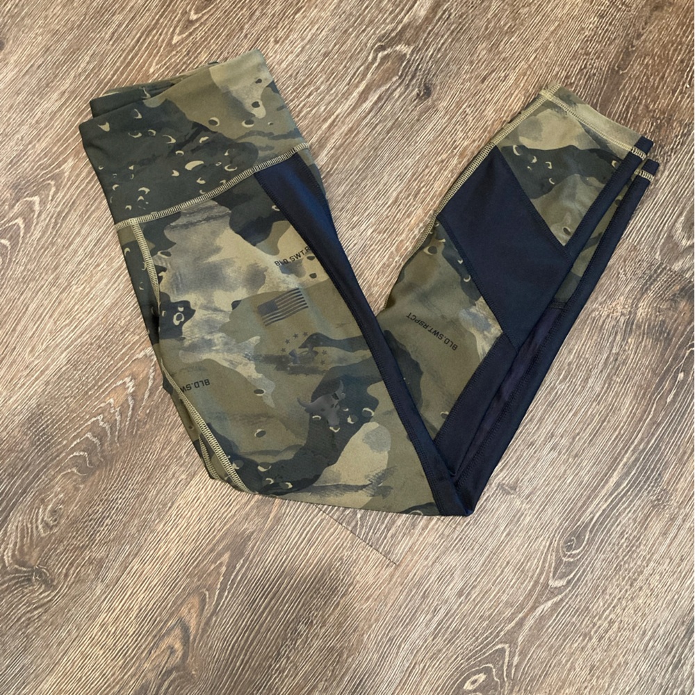 Under Armour Camo Leggings - Green and Black